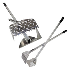 ActiveDogs heavy duty pooper scooper with teeth close-up for quick grass cleanup