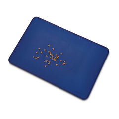 Amazon Basics silicone mat is easy to clean and travel-friendly for pets