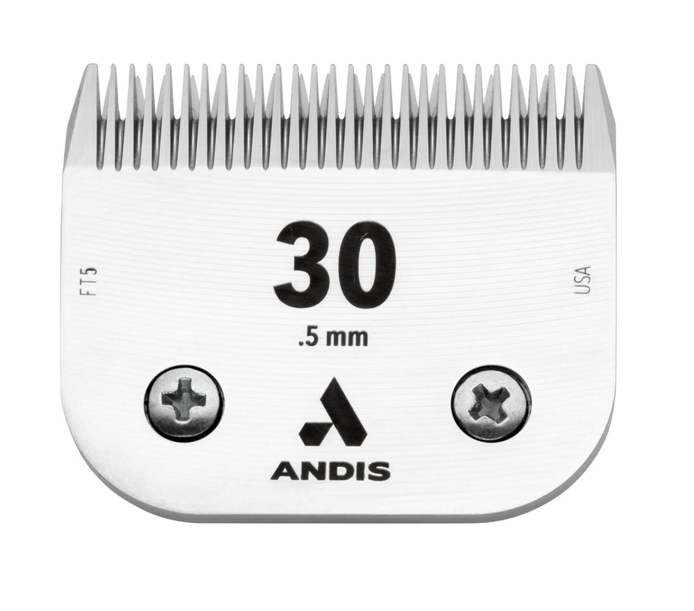 Andis ceramicEDGE Size 30 blade close-up for precise trimming of face and paws.