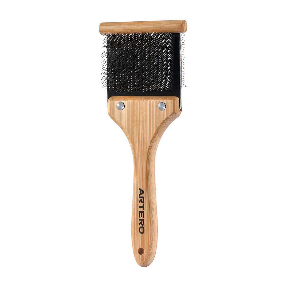 Artero Double Flexible Brush untangles coat for knot-free brushing.