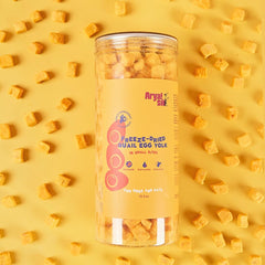 Arya Sit! egg yolk freeze-dried pieces ideal for training as a low-calorie reward