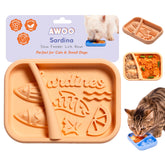 Awoo Sardina lick mat silicone close up for slow, engaging meals.