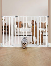 Babelio cat-door baby gate for wide openings and safe passage for toddlers and cats.