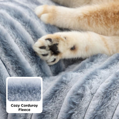 Bedsure ComfyFleece cat couch top detail features luxurious faux fur lining