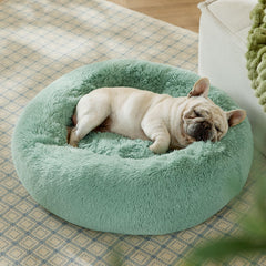 Bedsure machine-washable donut bed simplifies cleaning for busy pet parents.