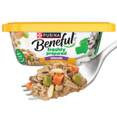 Beneful Freshly Prepared Blends chicken-bowl with real ingredients for a tasty meal.