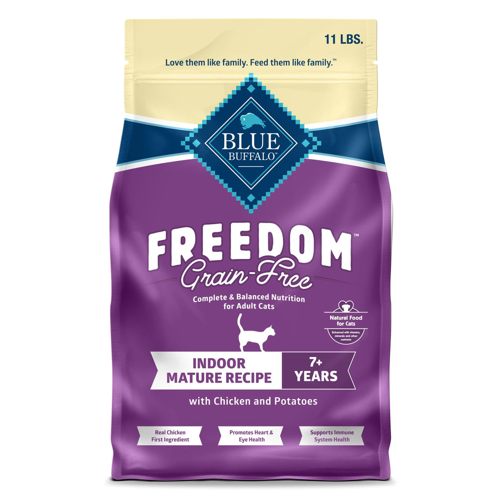 Blue Buffalo Freedom Mature Cat Food bag front shows chicken-first formula for mature cats.