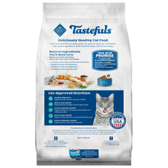 Blue Buffalo Tastefuls kibble close-up with real chicken aroma.