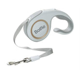 Bolfie 360° retractable leash demonstrates 16 ft reach for controlled walking