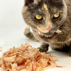 Cat Sushi Bonito Flakes 4oz bag showcases value-size convenience for pet meals