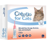 Catego for Cats bottle with rounded applicator tip for easy topical application.