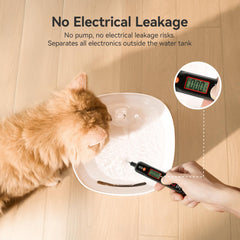 Cheerble Elfin E1 Lite fountain demonstrating continuous flow for steady water supply.