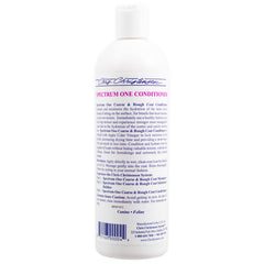 Chris Christensen Spectrum One conditioner pour shot aids in quick, even distribution for consistent coating.