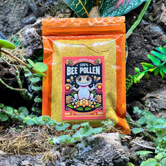 CTWPets bee pollen powder closeup shows natural ingredients and fine texture.