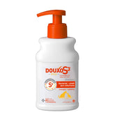 Douxo S3 Pyo Shampoo bottle front, antiseptic and hydrating care for pets