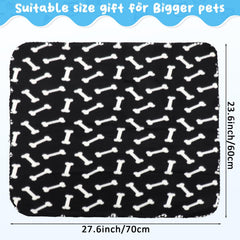 Eccliy warm throw with star pattern keeps pets comfortable on the couch.