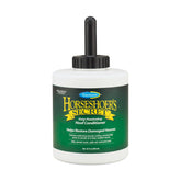 Farnam Horseshoerβs Secret bottle pour enables quick hoof care and moisture delivery