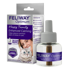 FELIWAY Optimum diffuser setup calms a cat in the living room.