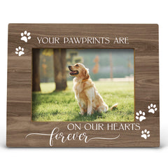 FONDCANYON pawprints-forever-heart-frame displaying cherished pet memories on a wall or desk.