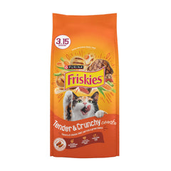 Friskies Tender and Crunch close-up of chicken-beef kibble texture.