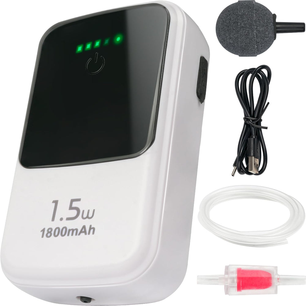 Ghosthorn silent dual-aerator in tank delivering stable air flow for live bait.