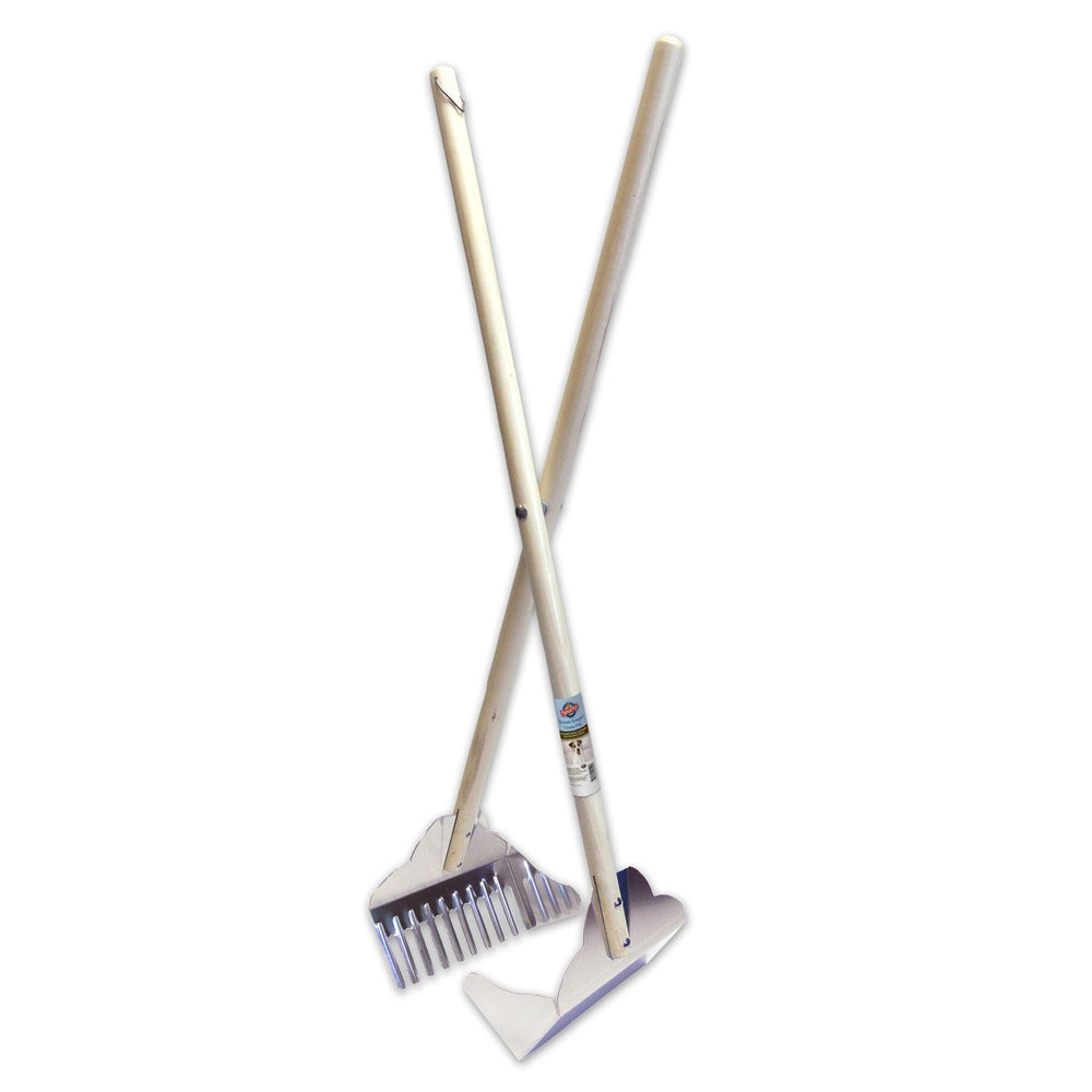 Gnawsome Spotty Scoop Tray demonstrates long-handle cleanup for easy yard waste.