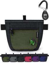 Gobeigo dog treat pouch close-up shows dual magnets for spill-free access.