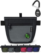 Gobeigo dog treat pouch with two-magnet closure prevents spills.