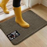 GORILLA GRIP SoakSTOPPER door mat with absorbent top layer catching moisture
