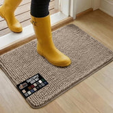 GORILLA GRIP SoakSTOPPER mat shows a soft top layer for moisture absorption at the doorway