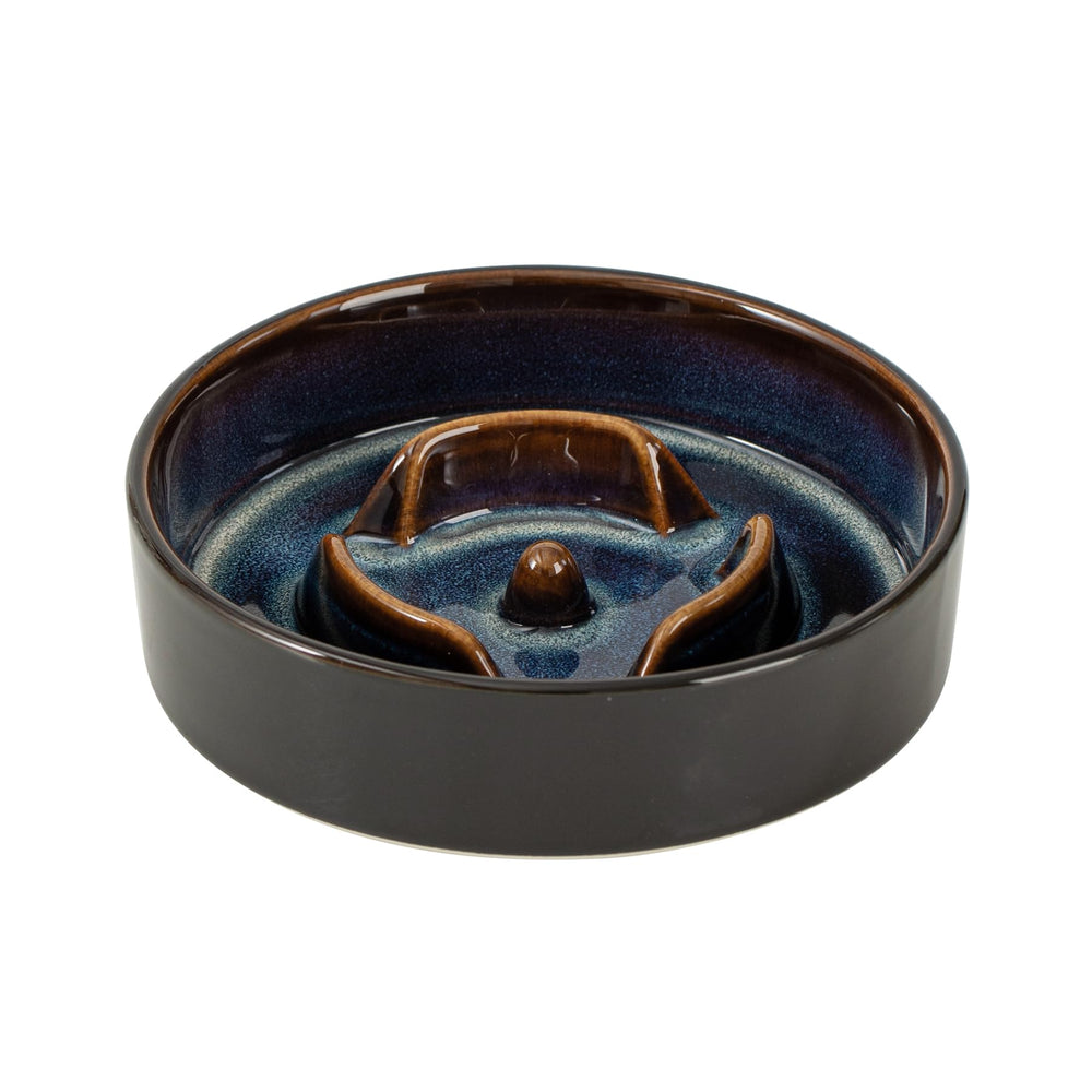 Havniva elevated slow feeder bowl set on acacia stand for calmer meals.