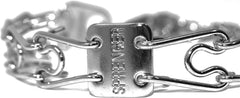 Center plate design on Herm Sprenger collar for balanced contact and clear signaling.