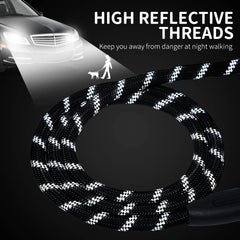 Hi Kiss leash features reflective stitching for safer walks in low light.