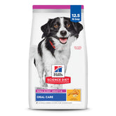 Hill's Science Diet Adult Oral Care bag close-up highlights premium ingredients and packaging