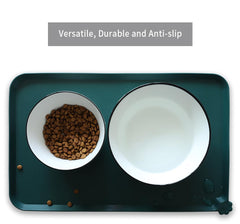 Hoki Found non-slip silicone mat adds stability during meals.
