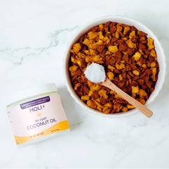 HOLI coconut oil paw-balm-application moisturizes dry paws