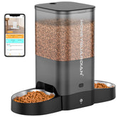 HoneyGuaridan 5L cat feeder top view shows dual portions for two cats at a glance.