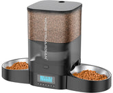 HoneyGuaridan dual-side feeding design for two cats promotes calm, even meals.