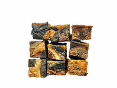 Hubert Premium Salmon Skin Squares crunchy texture enhances eating experience and protein-rich snacking.