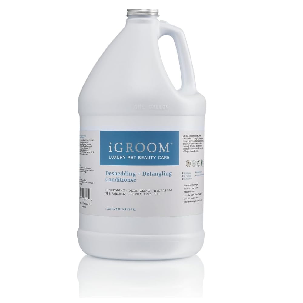 iGroom Deshedding Detangling Conditioner bottle for smoother coats