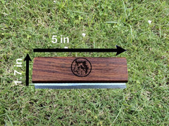 I.N Premium horse grooming deshedding tool cleans undercoat effectively.