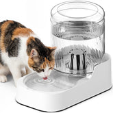 JUNSPOW automatic water dispenser for cats and dogs with 3L capacity for steady hydration.
