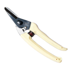 Kbenison goat hoof trimmers with durable SK5 steel for precise hoof cuts.