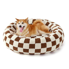 LE SURE Shown on TV donut bed front view offers plush comfort for cozy naps.