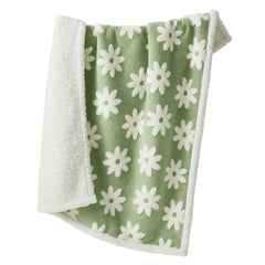 Le SURE waterproof dog blanket for medium dogs keeps furniture dry and cozy.