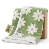 LE SURE blanket with cloud texture protects sofa and pets, green color