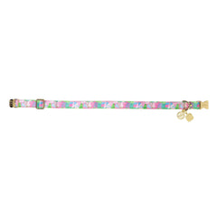 Lilly Pulitzer collar close-up of gold buckle and logo charm.