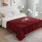 LOOBANI waterproof blanket bed red 60x80 protects surfaces from spills and stains.