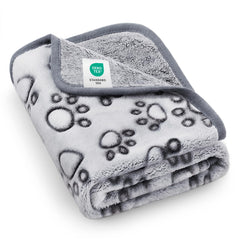 Luciphia blanket paw print close-up in grey fleece for cozy warmth