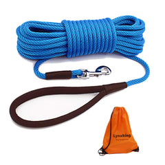 Lynxking Check Cord leash in blue floats for water visibility during outdoor adventures.